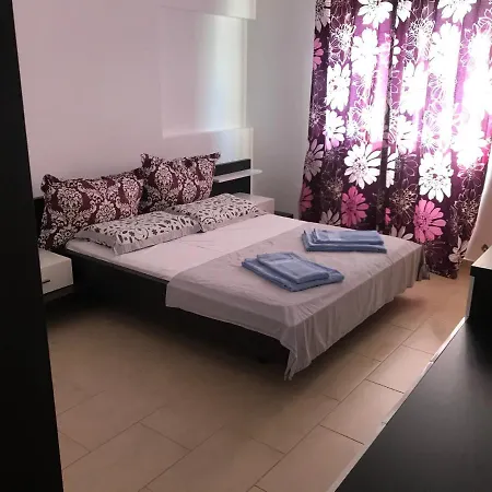 Vanessa Lungomare Vlore