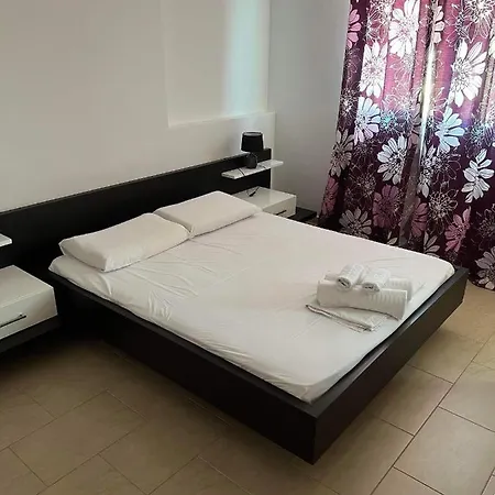 Vanessa Lungomare Vlore