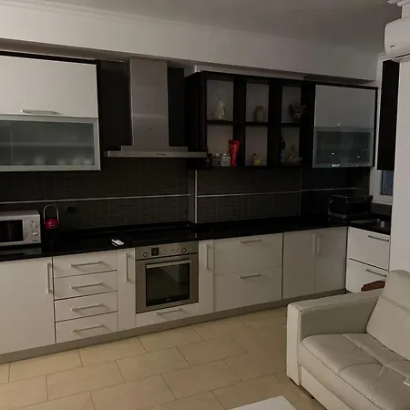 Vanessa Lungomare Vlore